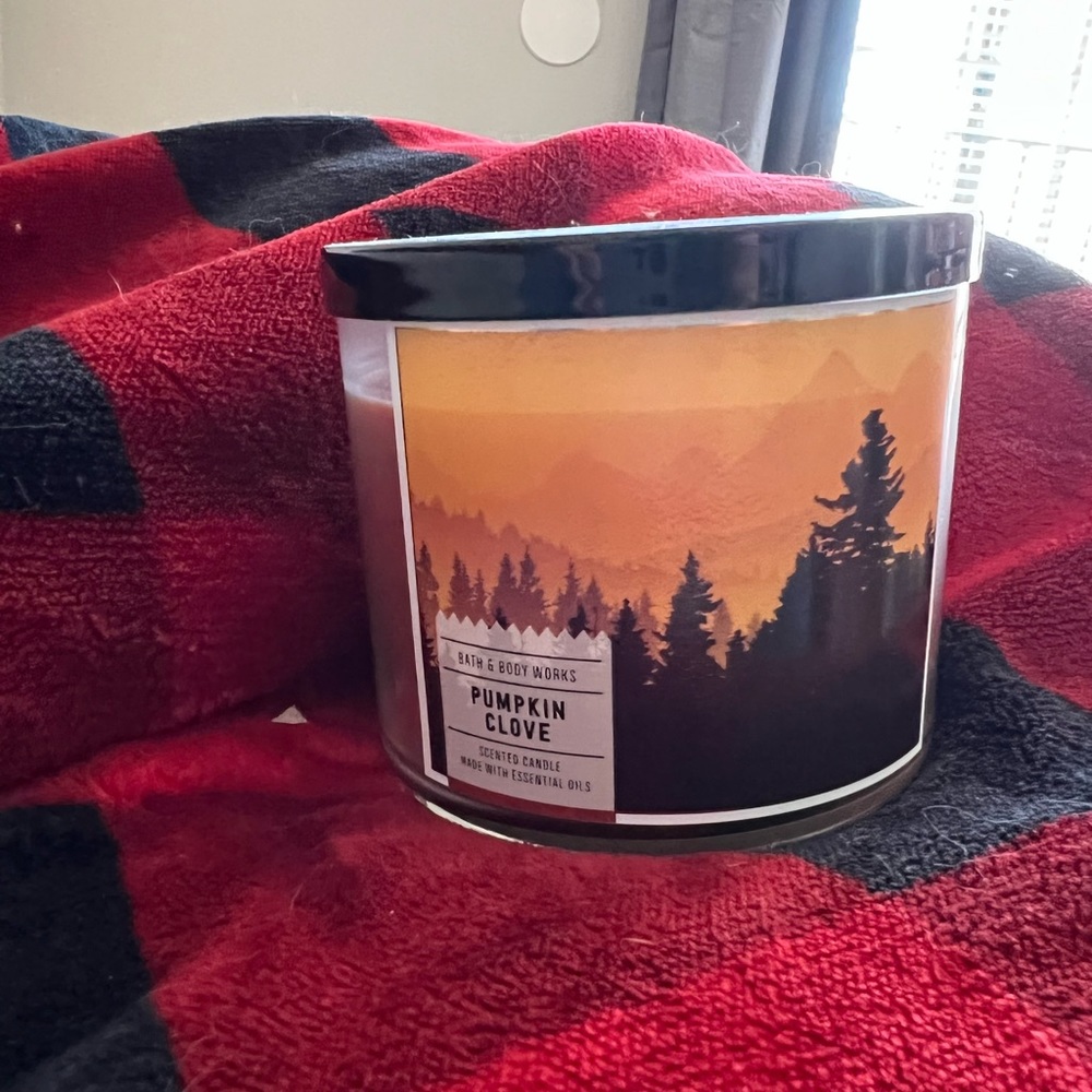 Bath & Body Works candle
